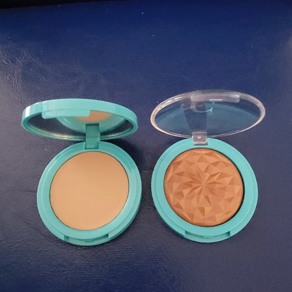 Carmindy & Co makeup Bronzer Aloha and Bright Eyes Concealer Medium
